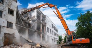 Промышленный демонтаж зданий Елец, цена от 3008 руб.